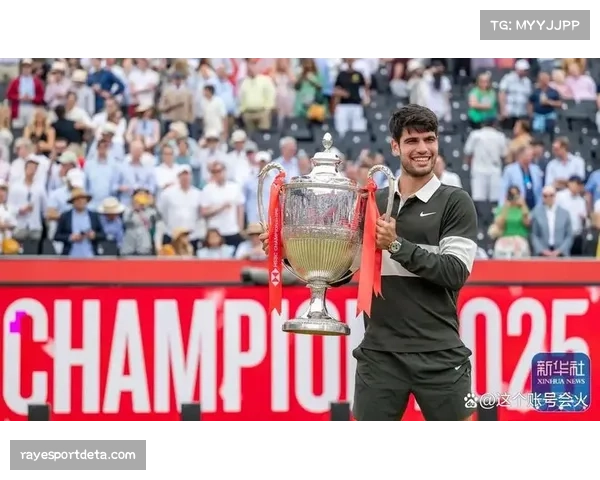 特写：迈阿密夜场，阿尔卡拉斯标志性“绕头上旋”制胜分